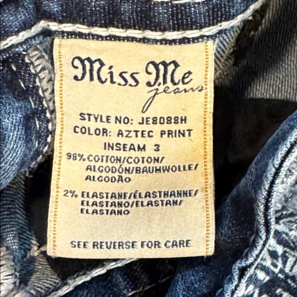 Signature Blue Jean Shorts with Aztec print - Picture 11 of 11